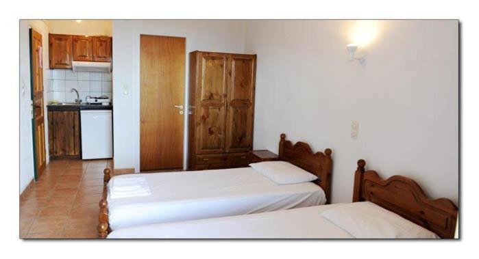 Pansion Laertes Apartment Tsoukaladhes Bagian luar foto